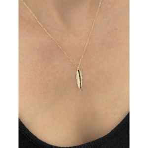 BLACK LINE FEATHER PENDANT NECKLACE