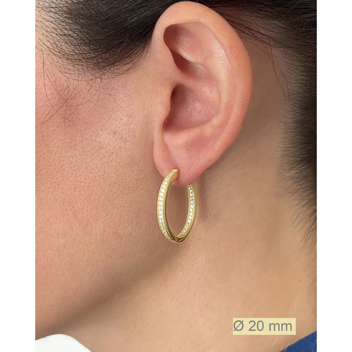 SMALL HOOP EARRINGS WITH WHITE PROFILE
